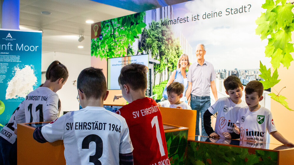 Die Waldkicker vom SV Ehrst&auml;dt zu Besuch in der Klima Arena